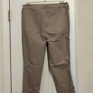 Brand new Old Navy rockstar super skinny stretchy Jean tan size 16